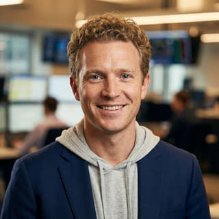 Photo de profil de Ryan Brooks, identifié en tant qu'analyste trading senior au sein de Nantivance